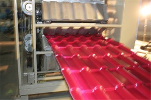 Máquina de producción de tejas esmaltadas de PVC
