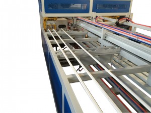 Máquina de enrolar tubos de PVC