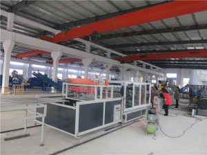 Máquina de producción de tejas esmaltadas de PVC